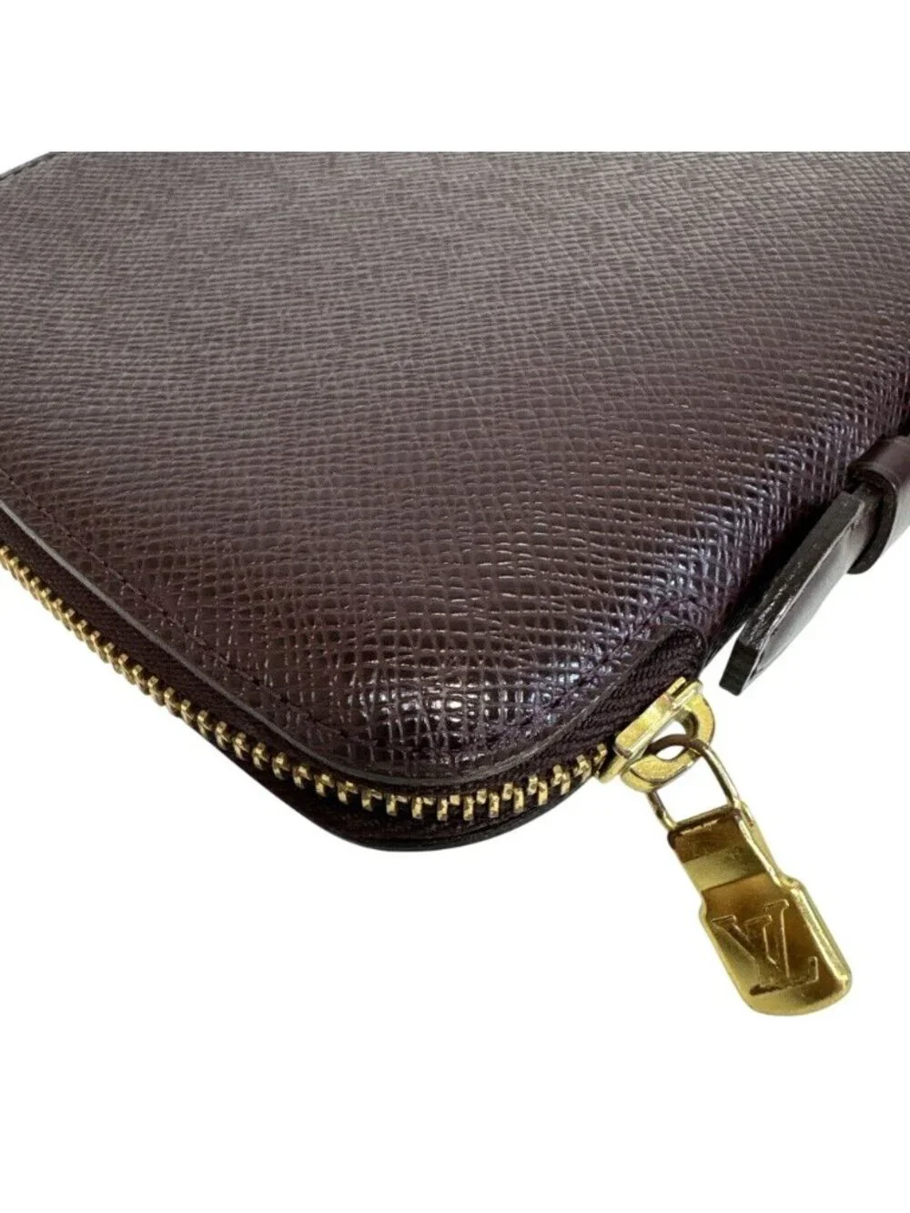 Louis Vuitton Organizer Atl Taiga Travel Case Handbag